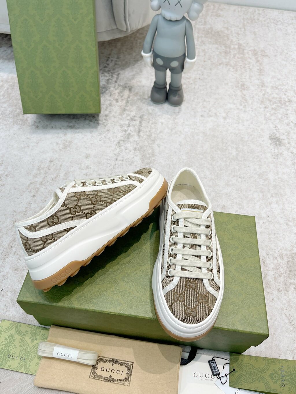 Gucci And Ebony GG Canvas Beige
