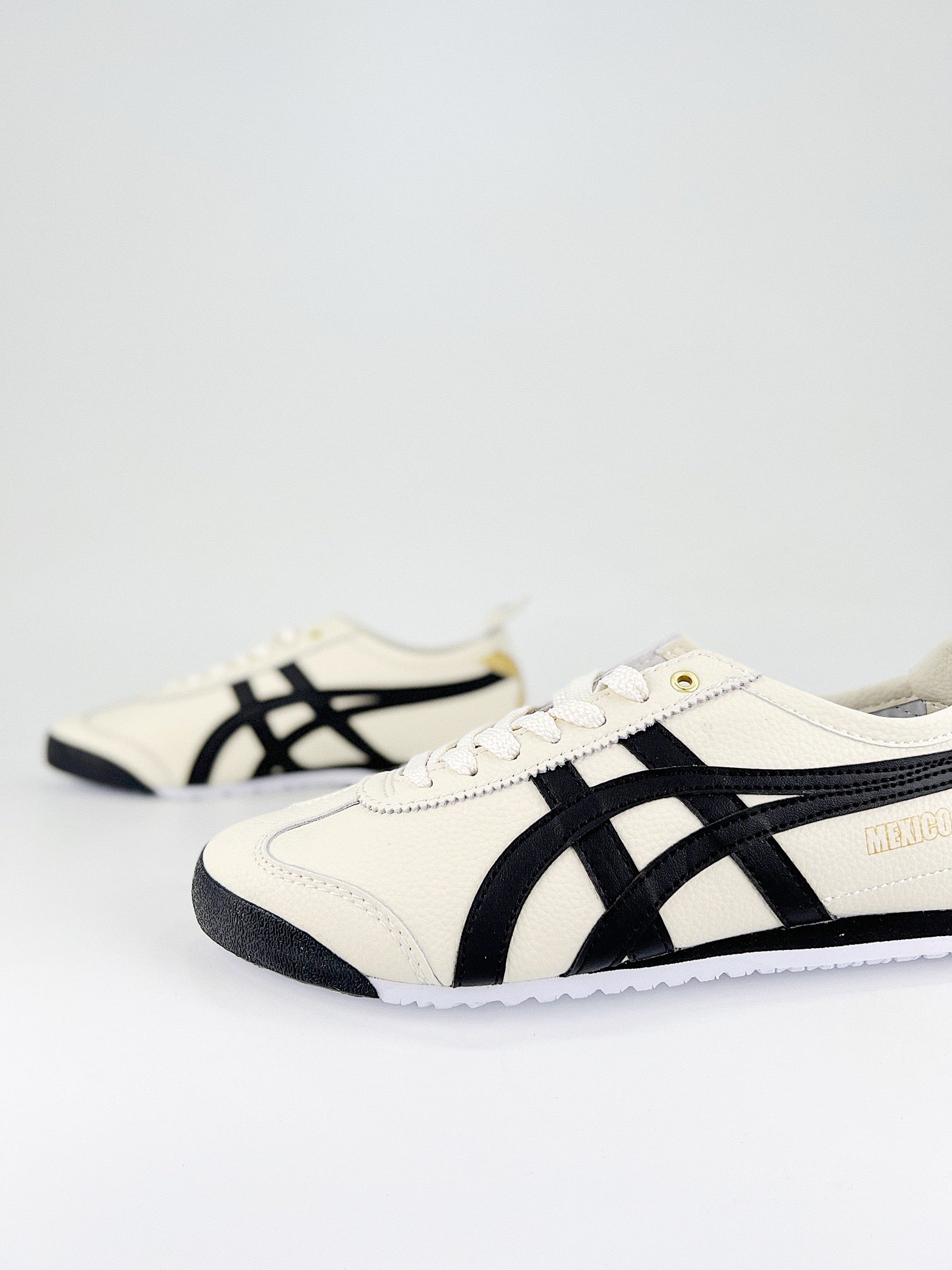 Onitsuka Tiger MEXICO 66 Branco e Preto.