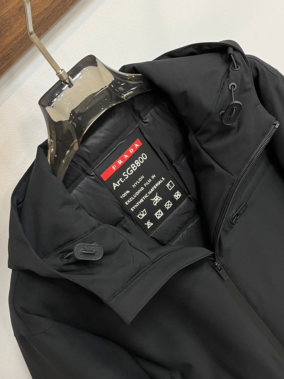 Light technical fabric windbreaker