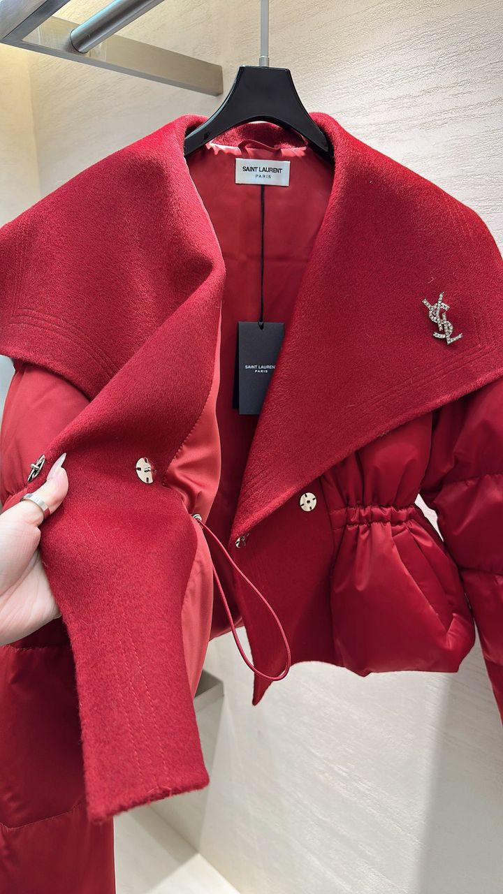 jaqueta puffer Saint Laurent vermelha