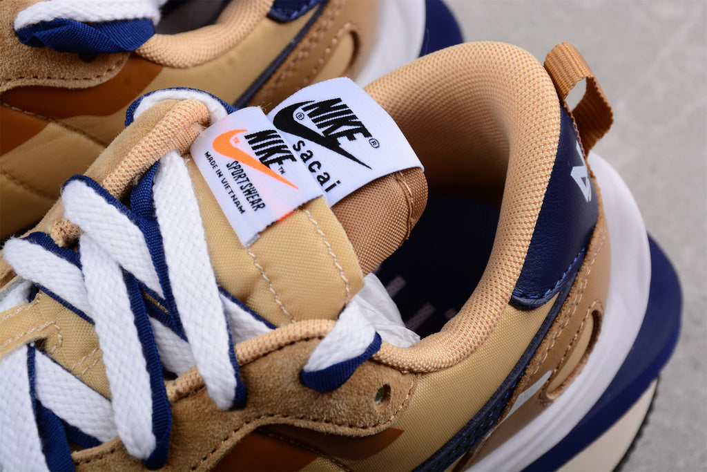 Nike Vaporwaffle sacai Sesame Blue Void DD1875-200.