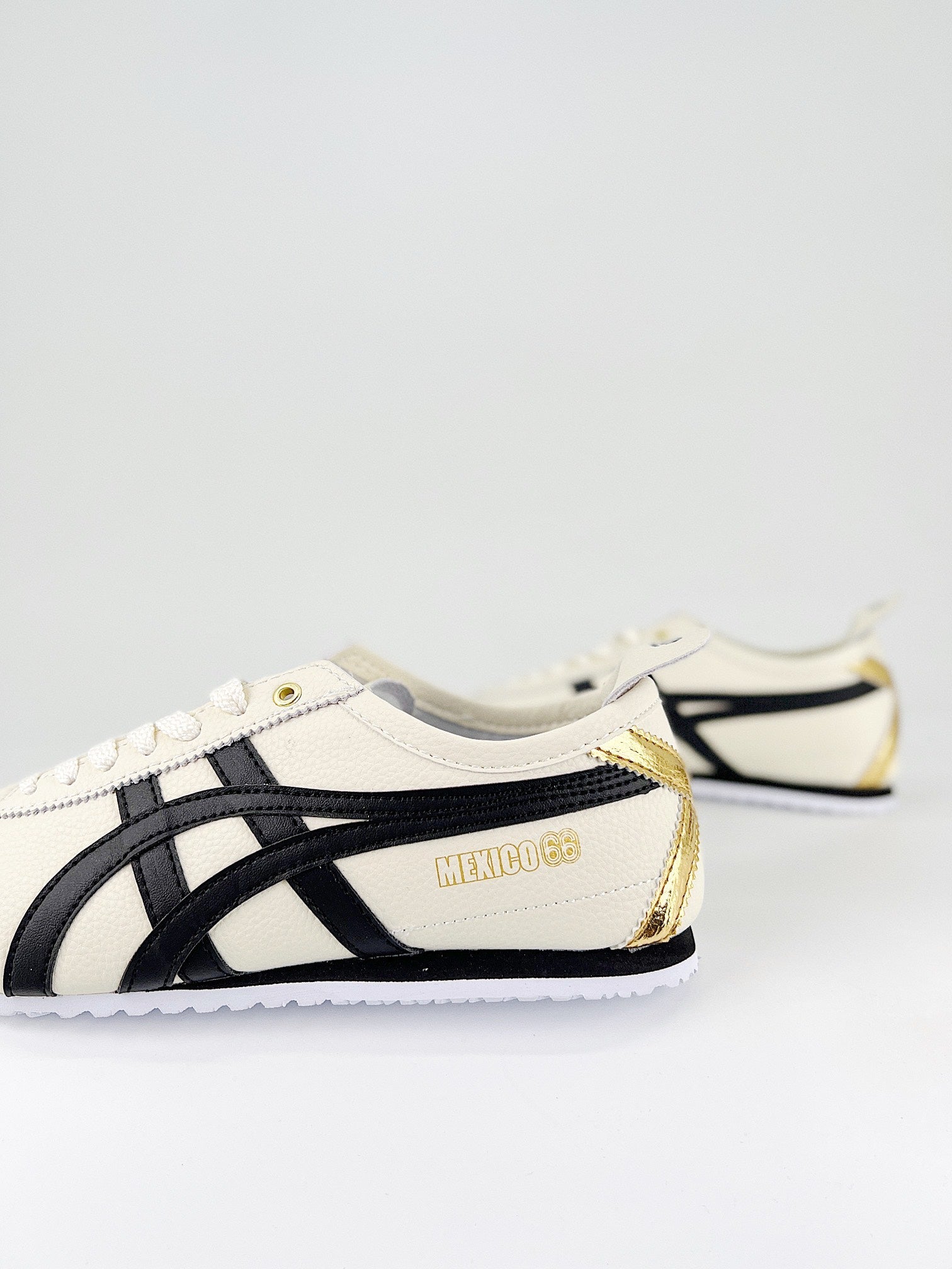 Onitsuka Tiger MEXICO 66 Branco e Preto.