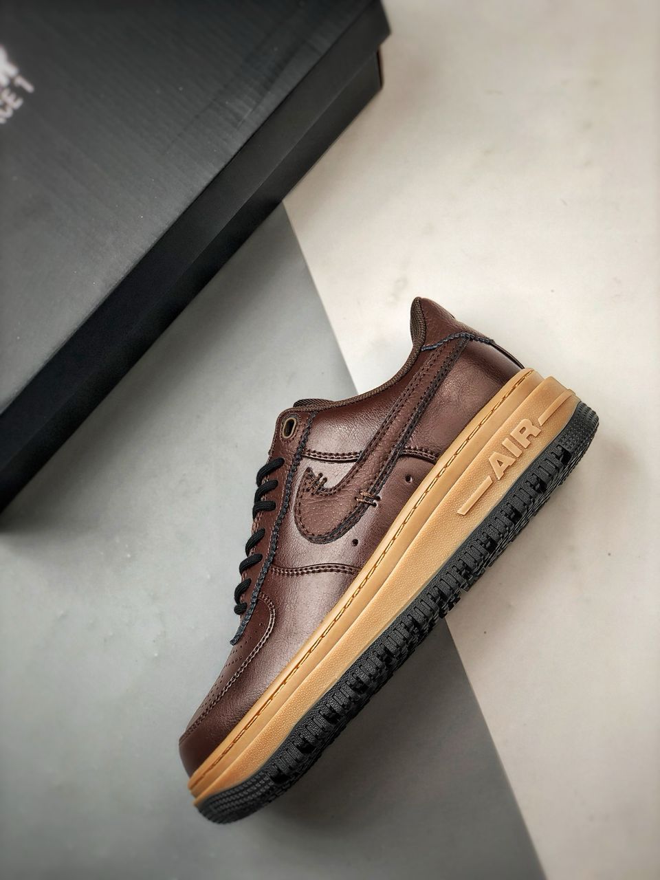 Nike Air Force 1 Low Luxe Brown.