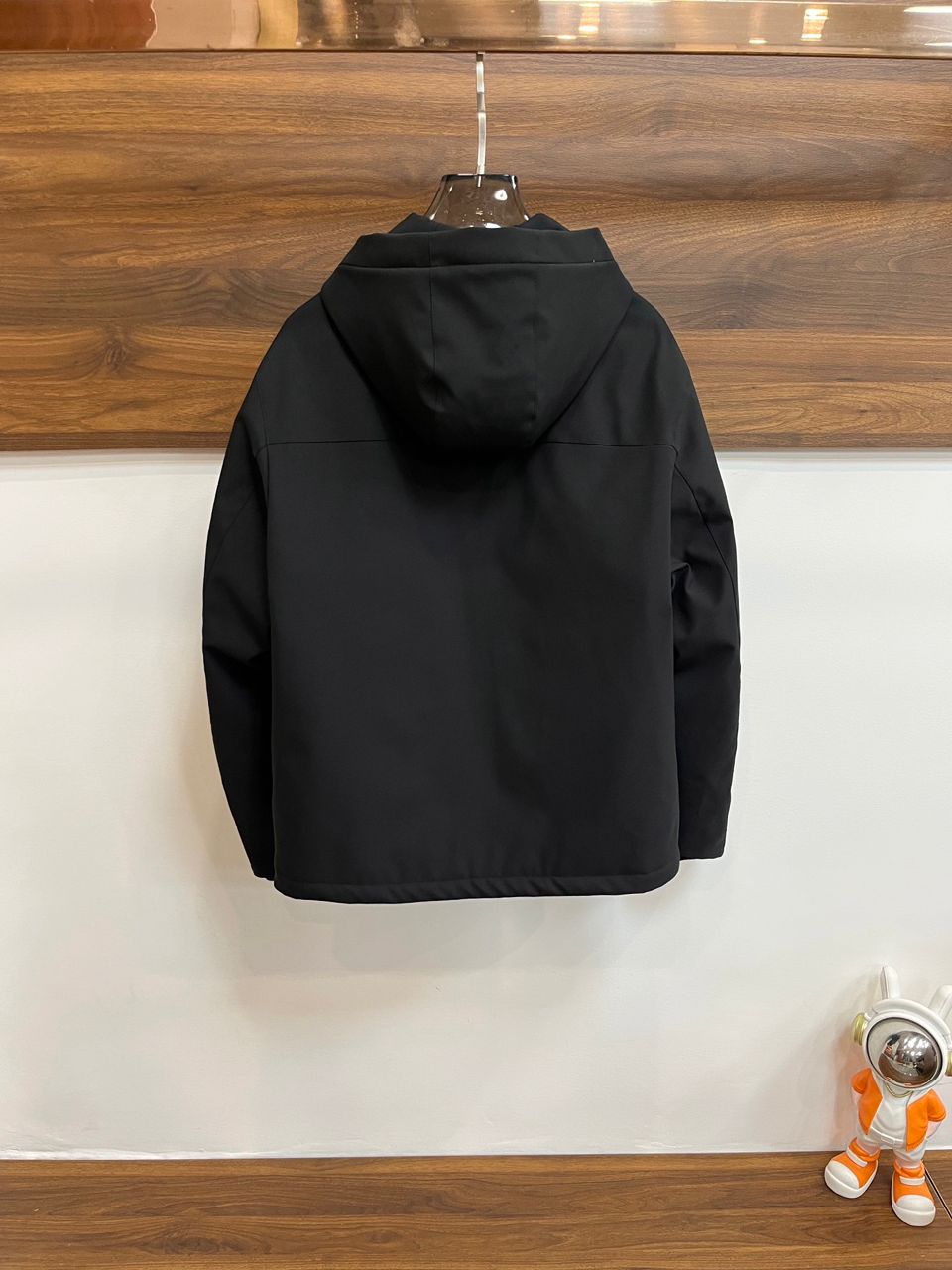 Light technical fabric windbreaker